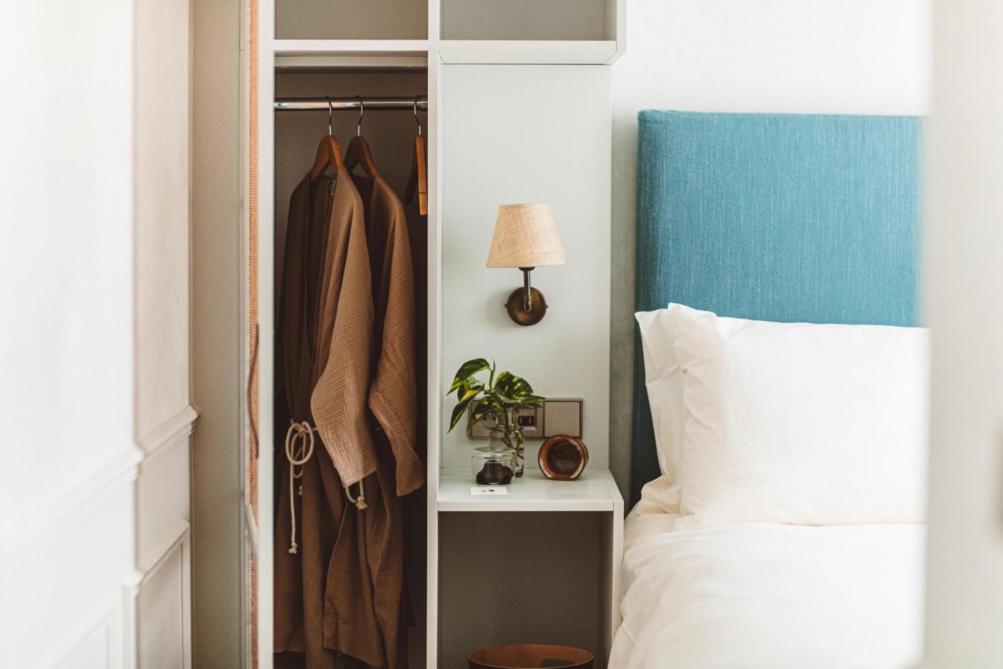 STANDARD SINGLE ROOM